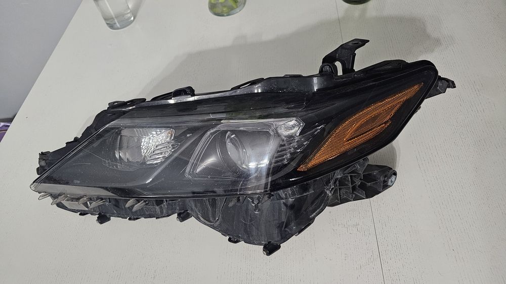 Фара на Toyota Camry 75