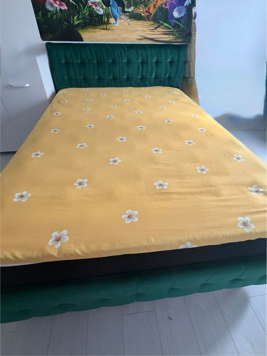 Vand pat tapitat,material catifea verde 140/200