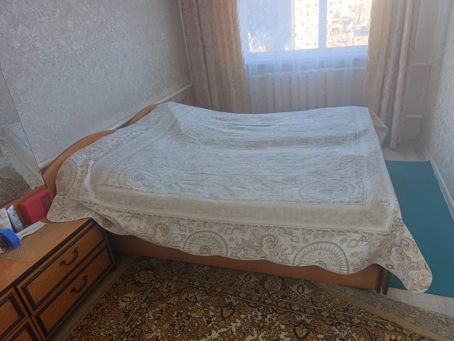 Продам спальный гарнитур