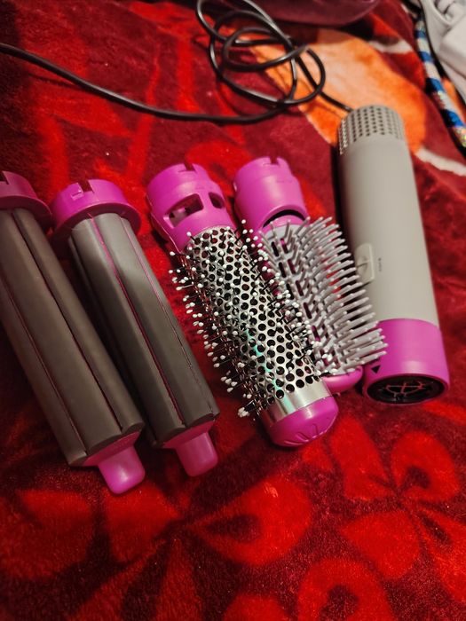Uscător de păr 5in1