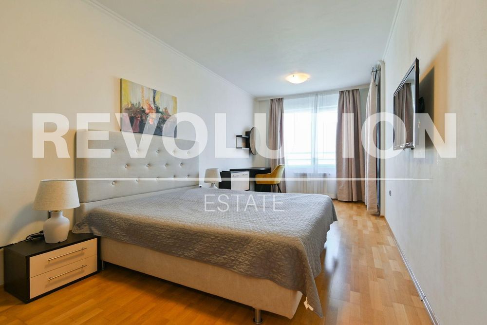 Дава се под наем Четиристаен апартамент в София, Лозенец - 202 кв.м за 2300 € - Снимка #9