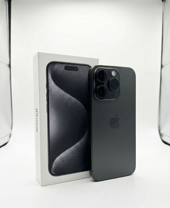 iPhone 15 Pro - 1TB Black Titan - Уникално състояние. Подарък SPIGEN