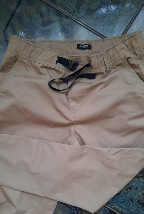 Pantaloni bej,adolescent