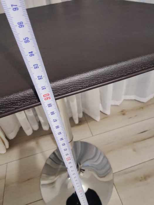 Masă de bar cu înălțime reglabilă, 65 - 90 cm, design deosebit