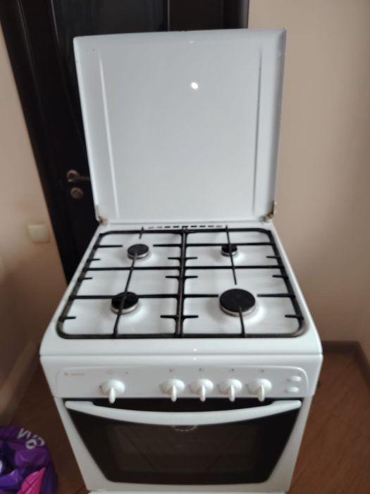 Продам газовую плиту Гефест