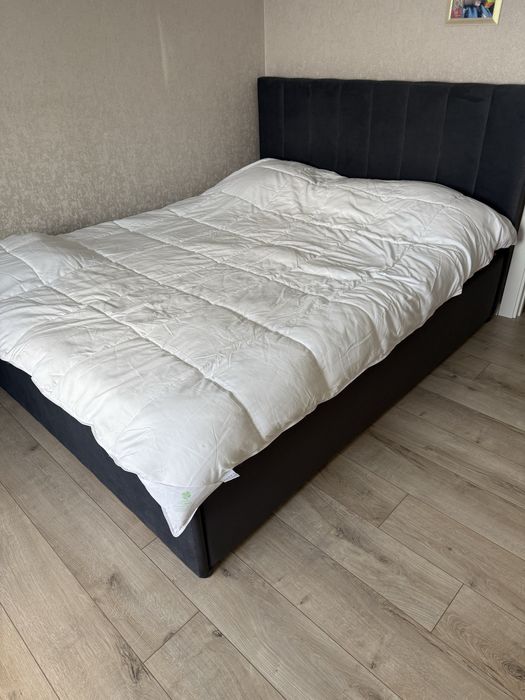 Продам двухспальную кровать