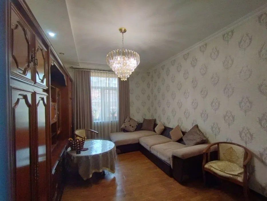 Bollarga ijara, Oybek metro 900 mingdan