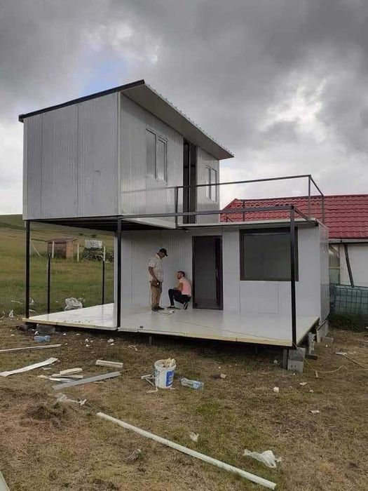 Case pe structura metalica