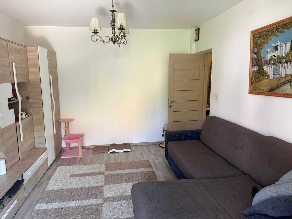 Vand apartament 2 camere decomandat