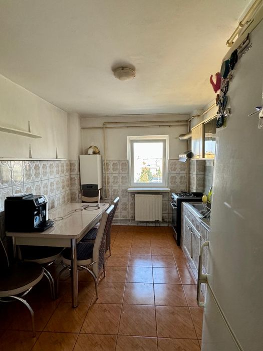 Vand apartament 4 camere decomandat cartier Prundu, Pitesti