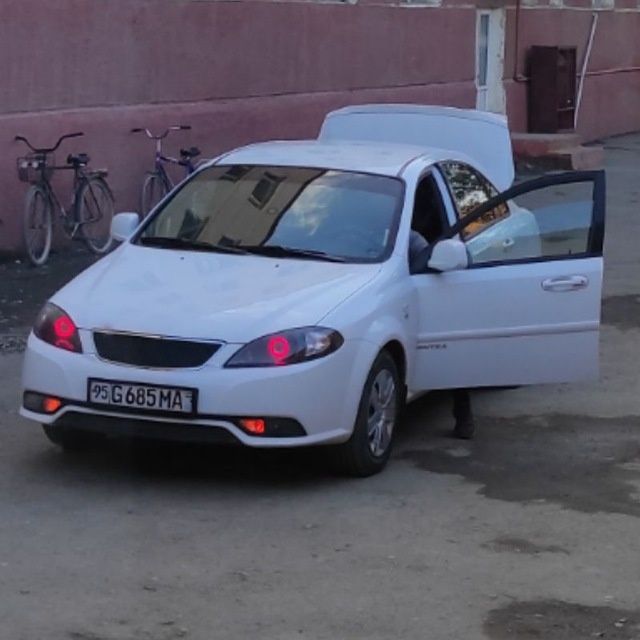 jentra farasi sotladi