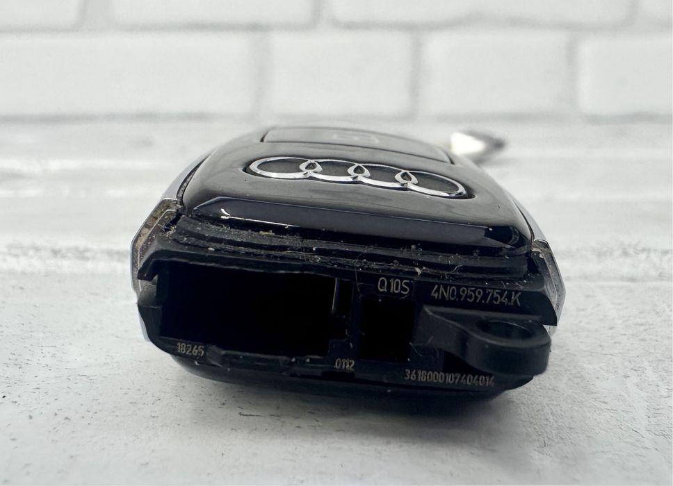 Ключ AUDI A6 A7 A8 Q7 Q8 4N0959754K