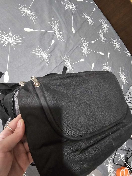 Geanta frigorifica/Rucsac termic cu desfacator de sticle