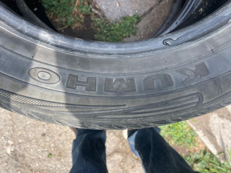 Продам шины пару 235:55:18