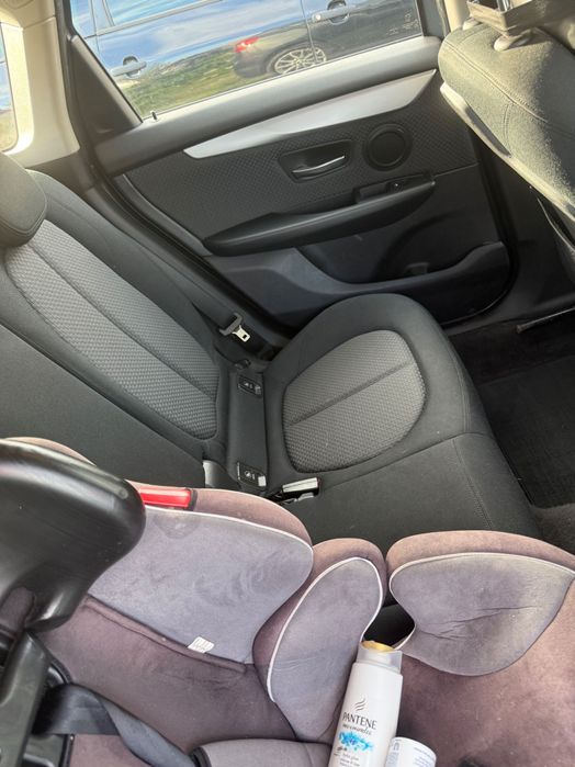 Продавам ВMW 2 Series 218 8 много добро техническko u Визуално състояние.