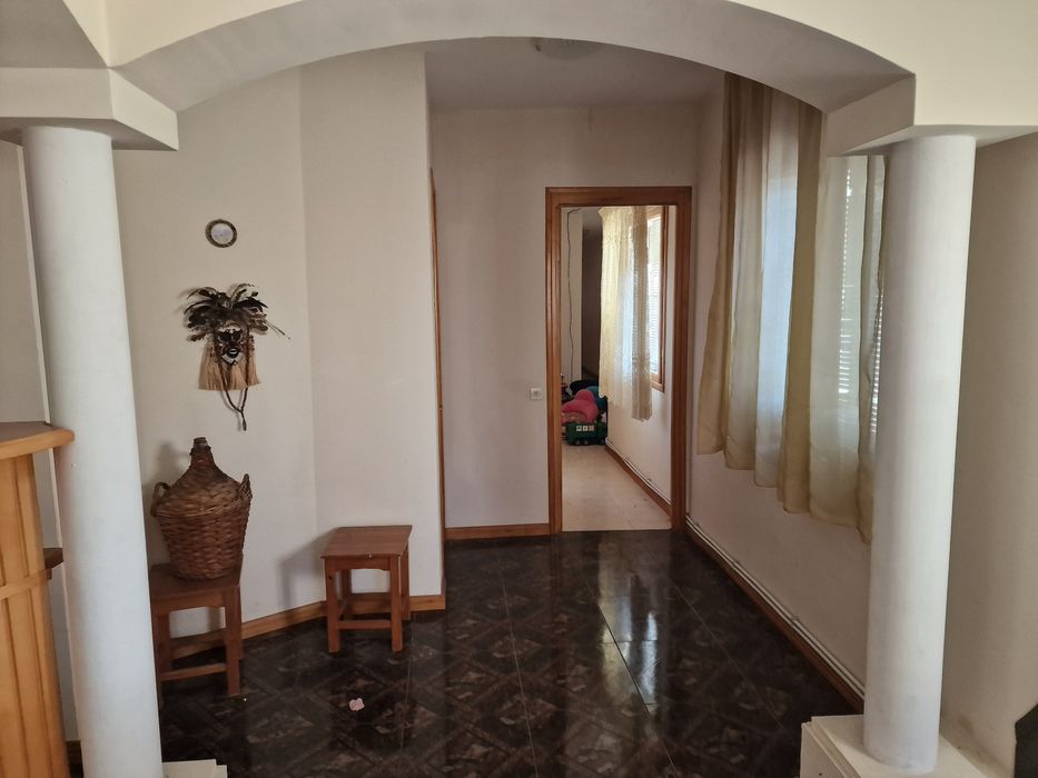 Vand casa in comuna Ghidigeni