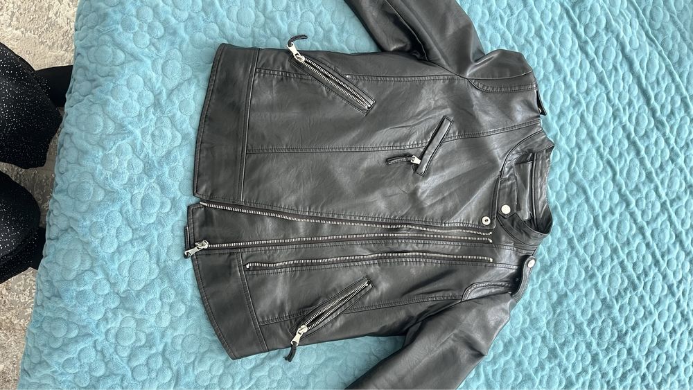 Продам куртку б/у