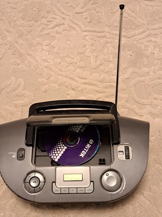 Продам магнитолу