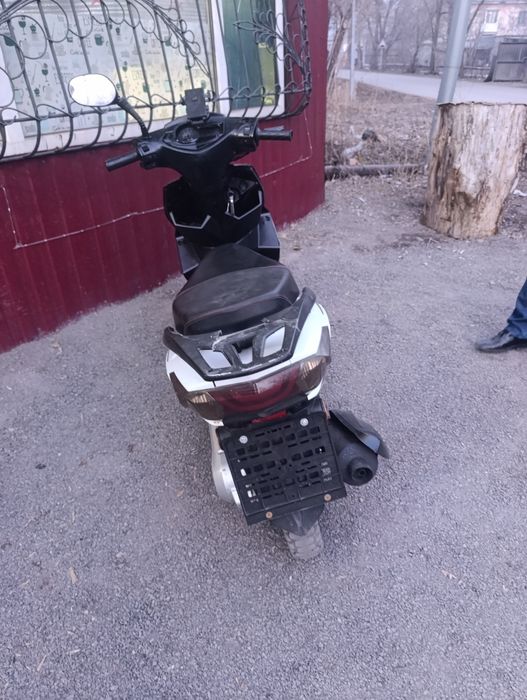 Скутер м 10 продам
