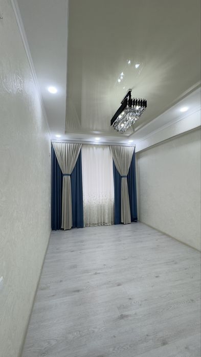 Navoiy shahar Nina kafesi orqasida 2 xonali uy sotiladi