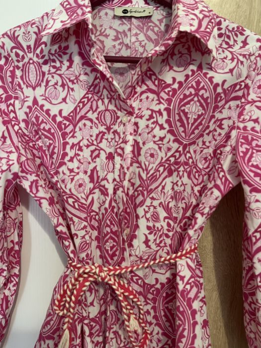 Продавам рокли размер С-М