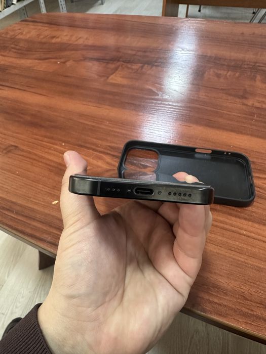 Продам Iphone 16pro 128