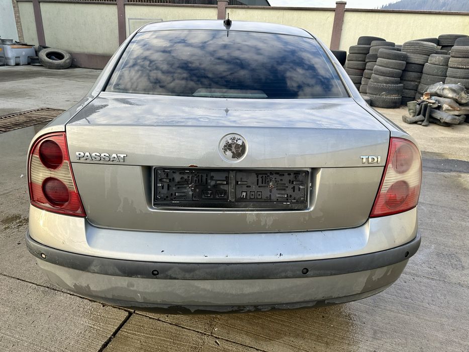 Vand Passat B5 ușor avariat
