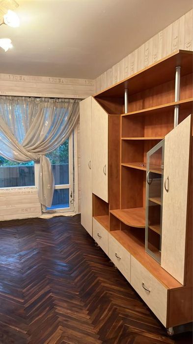 Дава се под наем Четиристаен апартамент в Варна, Цветен квартал - 100 кв.м за 500 € - Снимка #1