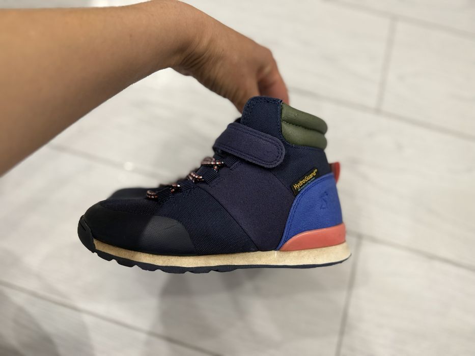 Продам осенние ботинки