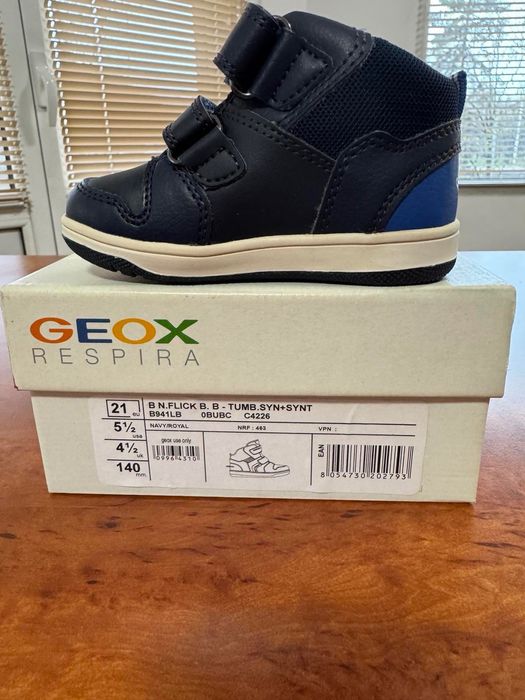 Oригинални апрески Geox