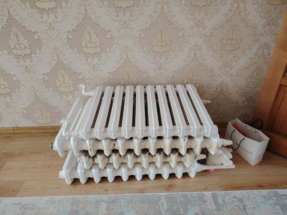 Продам чугунные батареи