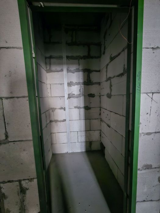 3 xonalik karobka holatida kvartira sotiladi