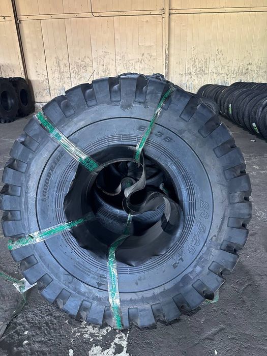 Погрузчик шины 23.5-25 (3 куба)