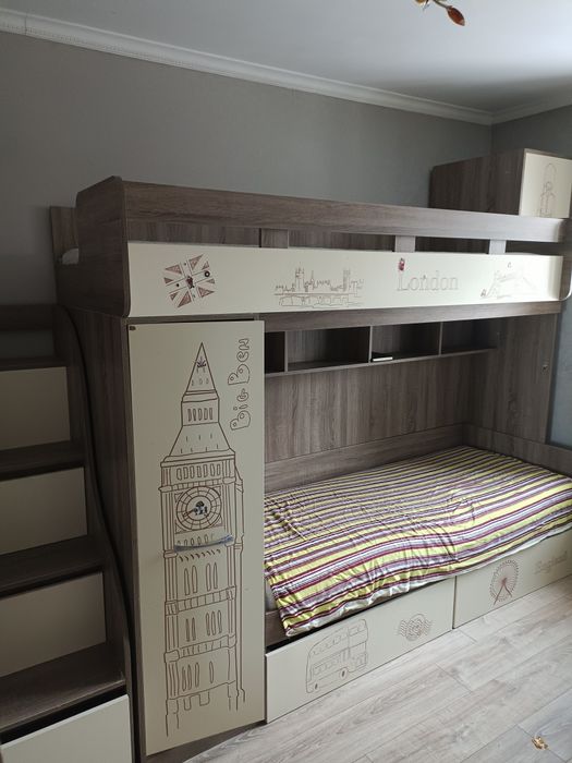 Двух ярусная кровать