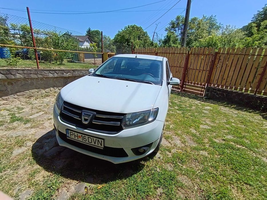 Vând Dacia Logan