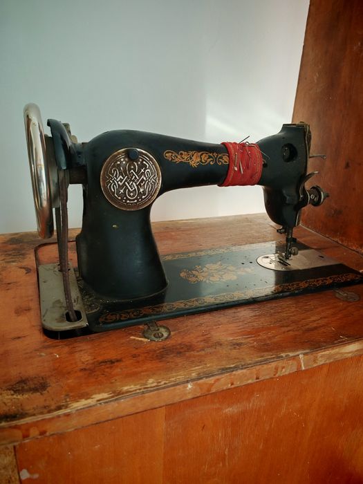 Швейная машина советская