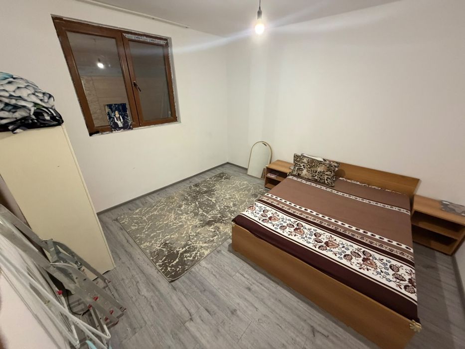 Inchiriez Casa la curte , 350mp , toate utilitatile , totul nou.