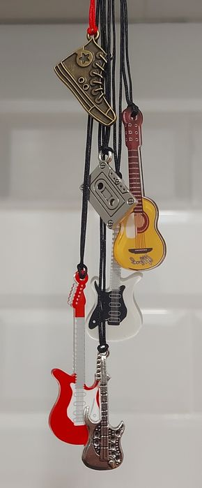 Pandantive cu snur reglabil