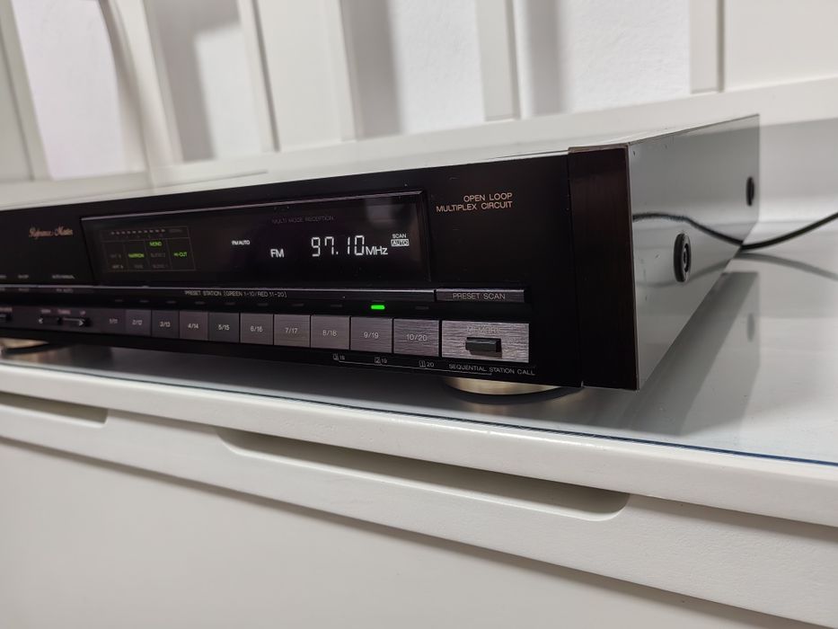 Tuner Akai At 93 Reference Master, Germania