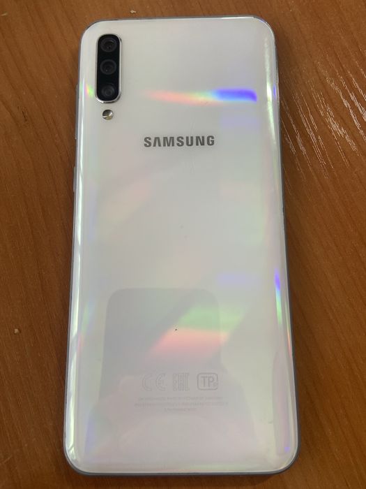 Самсунг в идеале ток не работает