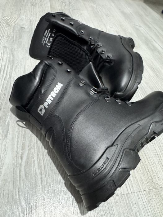 Bocanci noi Lenox Petrom mărimea 42