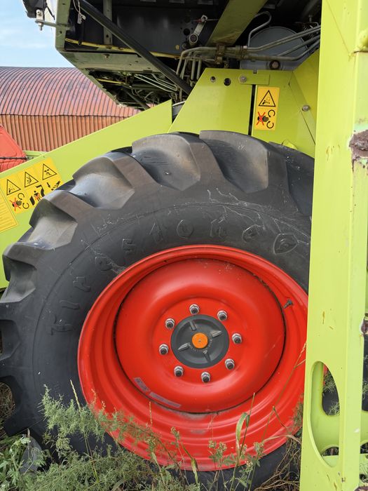Комбайн Claas dominator