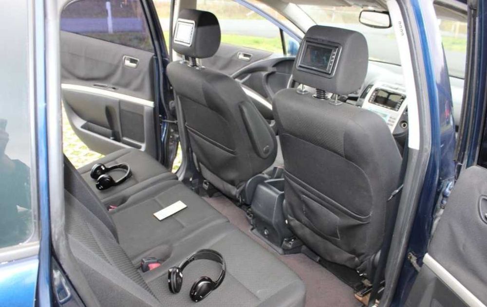 Тойота Корола Версо 2.0 д4д 7 местна