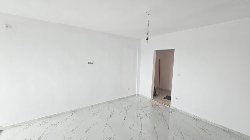 Garsonieră de vânzare – Moldova Nouă, zona centrală, prețul se discuta telefonic!