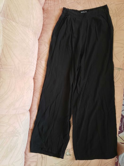 Bershka  черен летен панталон с широки крачоли