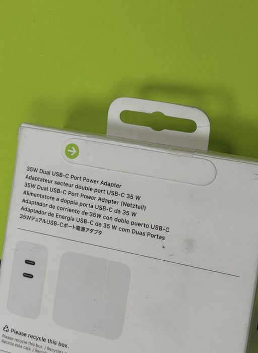 ЗАПЕЧАТАНО Зарядно Apple 35W