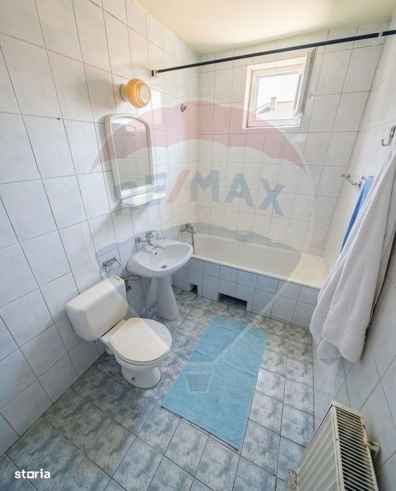 Casă cu 4 camere de vânzare - str. Morii