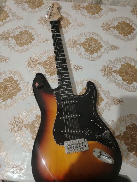Fender STROCASTER Сотилади