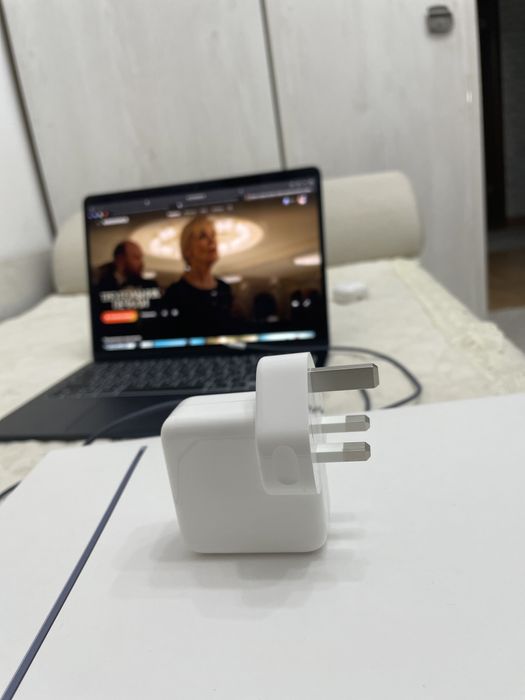 Блок от MacBook 13 2022 года