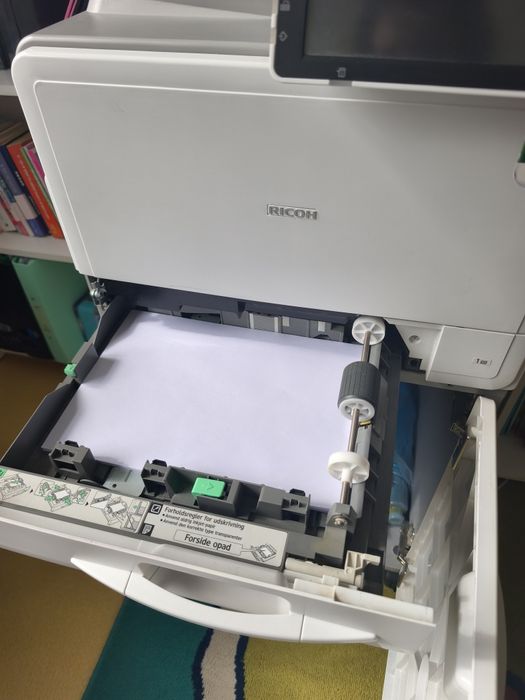 Imprimantă RICOH MP C306